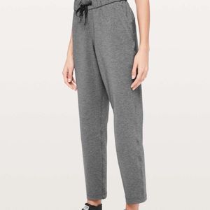 Lululemon On The Fly Pant Heathered Black Grey Size 10